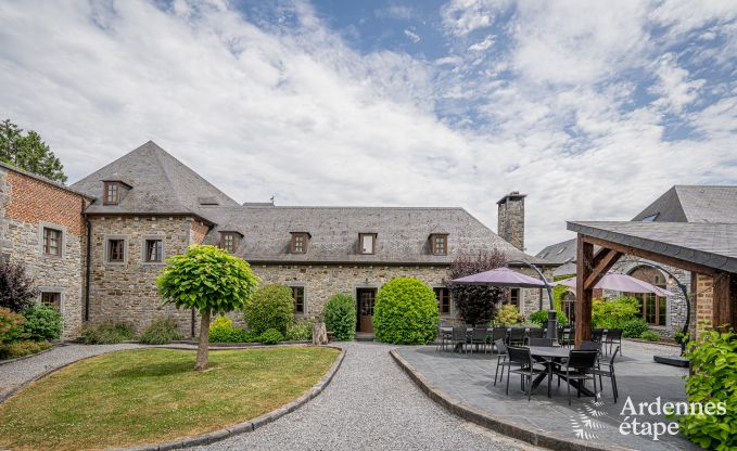 Chteau  Beauraing pour 20 personnes en Ardenne