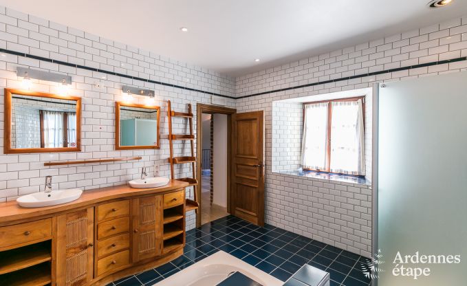 Chteau  Beauraing pour 20 personnes en Ardenne