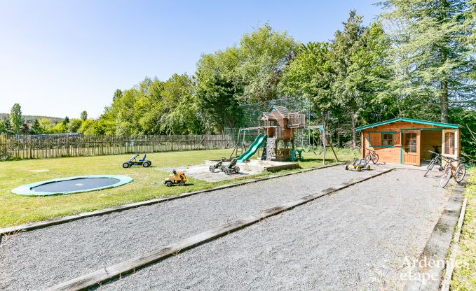 Chteau  Beauraing pour 20 personnes en Ardenne