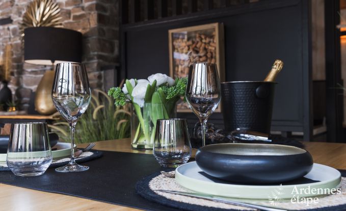 Maison de vacances romantique pour 2 personnes  Beauraing avec piscine, sauna et jacuzzi