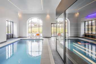Maison de vacances grand luxe,  Bertrix, pour 20 personnes, en Ardenne