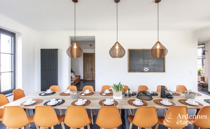 Magnifique ch�teau � Bertrix : h�bergement pour 20 personnes avec piscine int�rieure, jacuzzi et cabine infrarouge