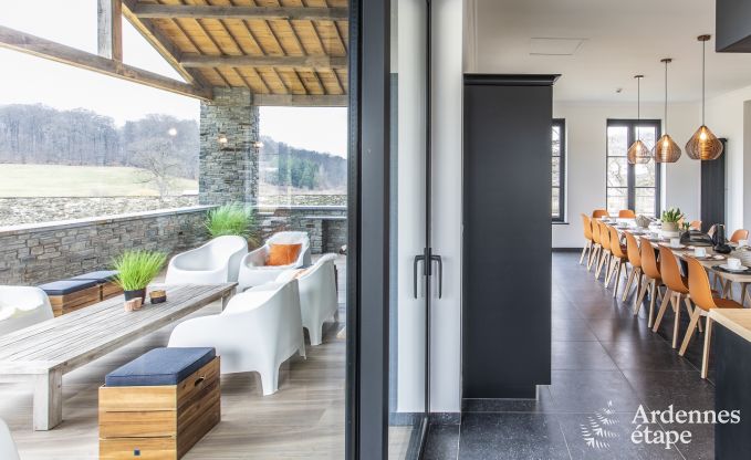 Magnifique ch�teau � Bertrix : h�bergement pour 20 personnes avec piscine int�rieure, jacuzzi et cabine infrarouge