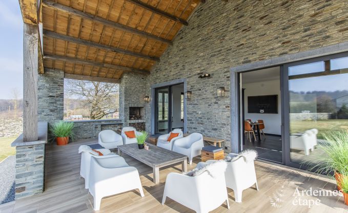 Magnifique ch�teau � Bertrix : h�bergement pour 20 personnes avec piscine int�rieure, jacuzzi et cabine infrarouge