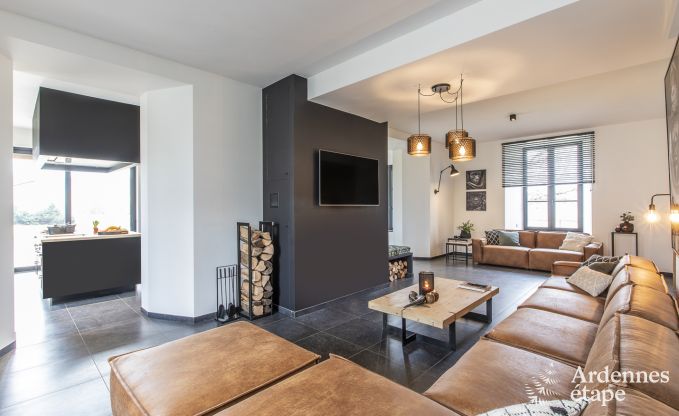 Magnifique ch�teau � Bertrix : h�bergement pour 20 personnes avec piscine int�rieure, jacuzzi et cabine infrarouge