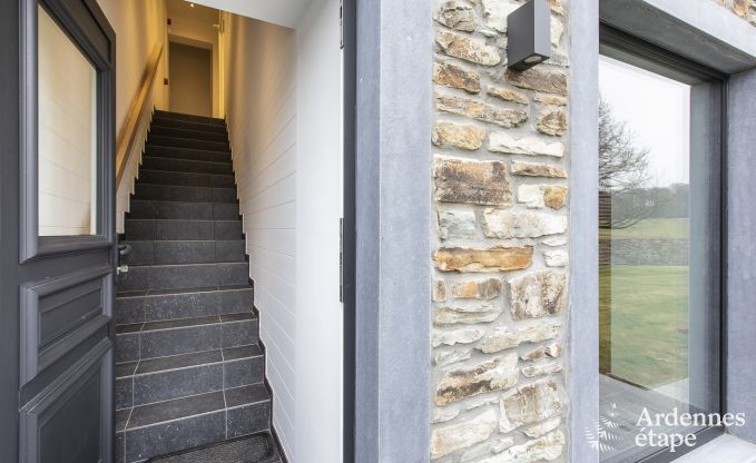 Magnifique chteau  Bertrix : hbergement pour 20 personnes avec piscine intrieure, jacuzzi et cabine infrarouge