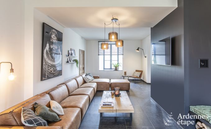 Magnifique chteau  Bertrix : hbergement pour 20 personnes avec piscine intrieure, jacuzzi et cabine infrarouge