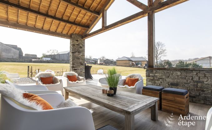 Magnifique chteau  Bertrix : hbergement pour 20 personnes avec piscine intrieure, jacuzzi et cabine infrarouge