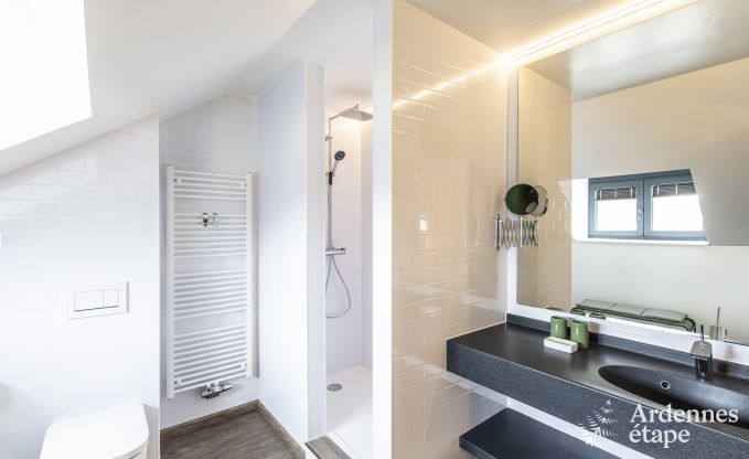 Magnifique chteau  Bertrix : hbergement pour 20 personnes avec piscine intrieure, jacuzzi et cabine infrarouge