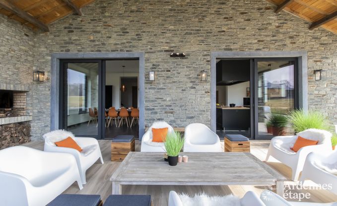 Magnifique chteau  Bertrix : hbergement pour 20 personnes avec piscine intrieure, jacuzzi et cabine infrarouge