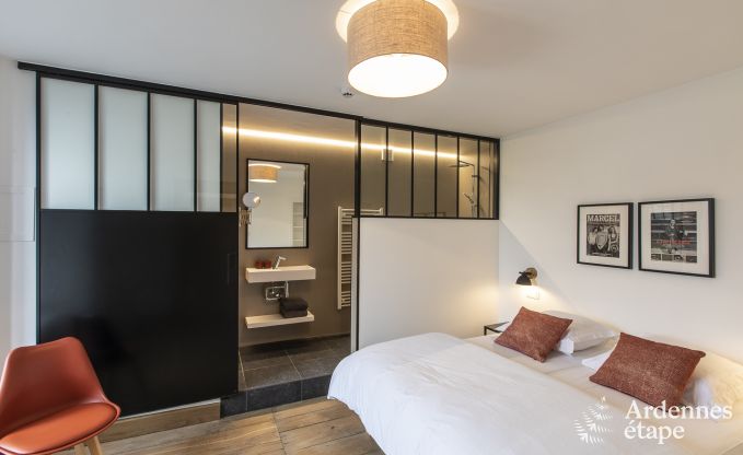 Magnifique chteau  Bertrix : hbergement pour 20 personnes avec piscine intrieure, jacuzzi et cabine infrarouge