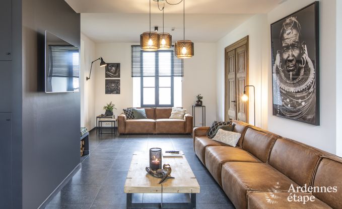 Magnifique chteau  Bertrix : hbergement pour 20 personnes avec piscine intrieure, jacuzzi et cabine infrarouge