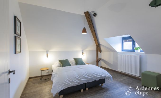 Magnifique chteau  Bertrix : hbergement pour 20 personnes avec piscine intrieure, jacuzzi et cabine infrarouge