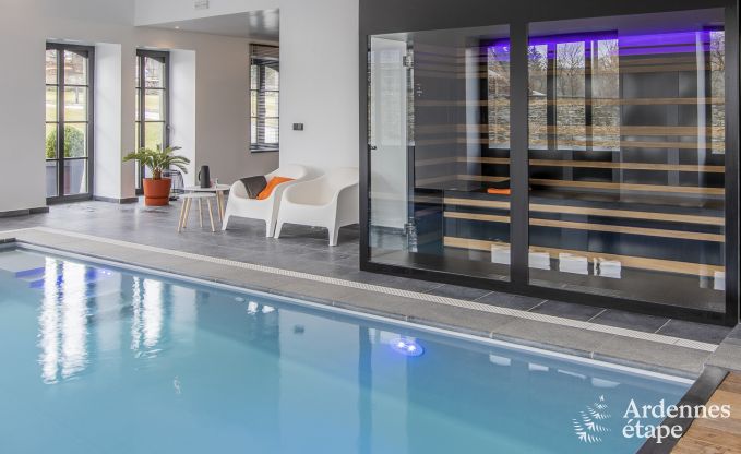 Magnifique chteau  Bertrix : hbergement pour 20 personnes avec piscine intrieure, jacuzzi et cabine infrarouge