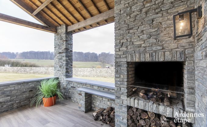 Magnifique chteau  Bertrix : hbergement pour 20 personnes avec piscine intrieure, jacuzzi et cabine infrarouge