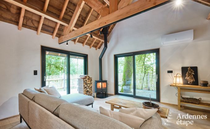 Cabane dans les arbres � Bertrix, Ardenne