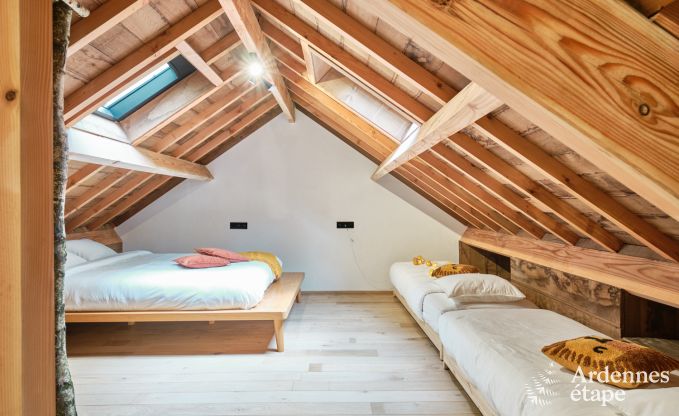 Cabane dans les arbres � Bertrix, Ardenne