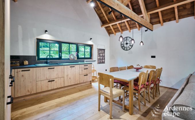 Cabane dans les arbres � Bertrix, Ardenne