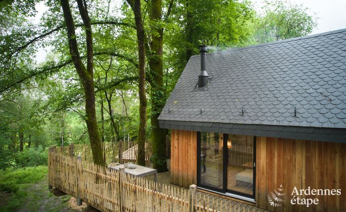 Cabane dans les arbres � Bertrix, Ardenne