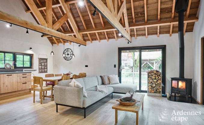 Cabane dans les arbres � Bertrix, Ardenne