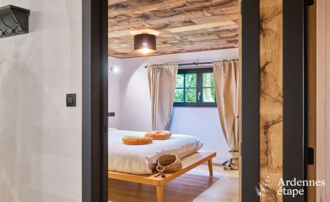 Cabane dans les arbres � Bertrix, Ardenne