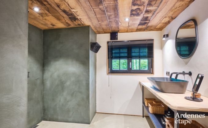 Cabane dans les arbres � Bertrix, Ardenne