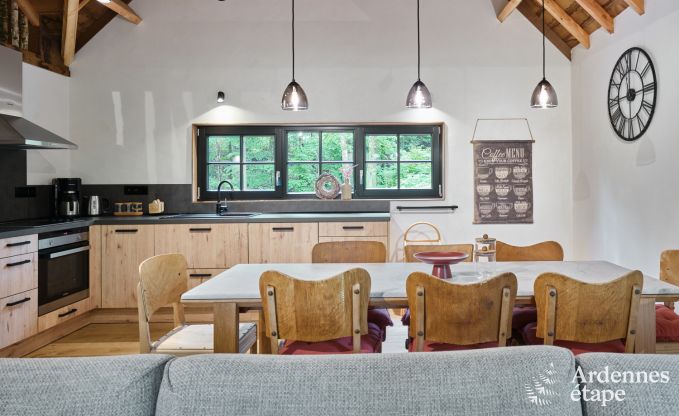 Cabane dans les arbres � Bertrix, Ardenne