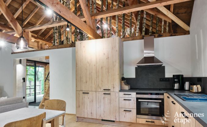 Cabane dans les arbres � Bertrix, Ardenne