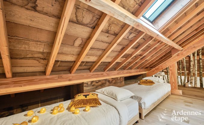 Cabane dans les arbres � Bertrix, Ardenne