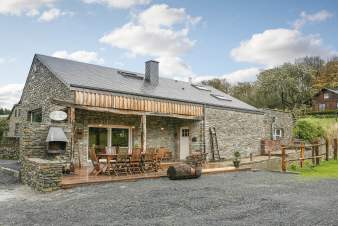 Ancien moulin transformé en gîte 6 personnes dans le village de Bertrix