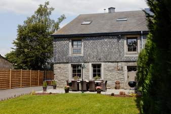 Maison de vacances avec wellness pour 9 personnes à louer à Bertrix
