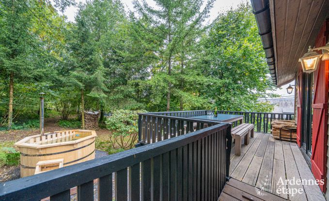 Chalet authentique pour 8 personnes  Bivre avec 4 chambres, poele  pellets, bain nordique, jardin priv et local  vlos