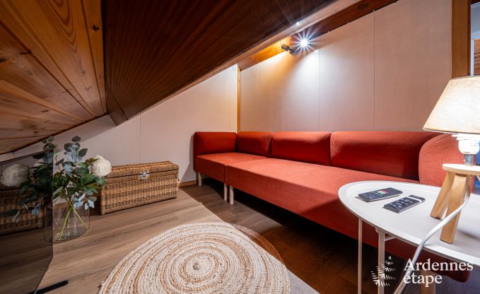 Chalet authentique pour 8 personnes  Bivre avec 4 chambres, poele  pellets, bain nordique, jardin priv et local  vlos