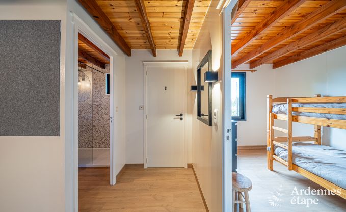 Chalet authentique pour 8 personnes  Bivre avec 4 chambres, poele  pellets, bain nordique, jardin priv et local  vlos