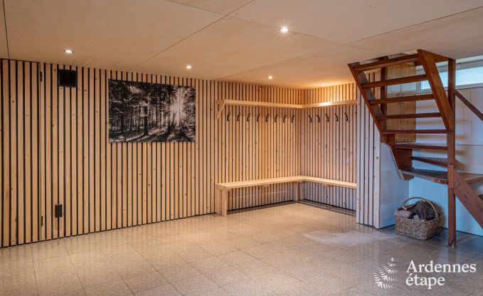 Chalet authentique pour 8 personnes  Bivre avec 4 chambres, poele  pellets, bain nordique, jardin priv et local  vlos