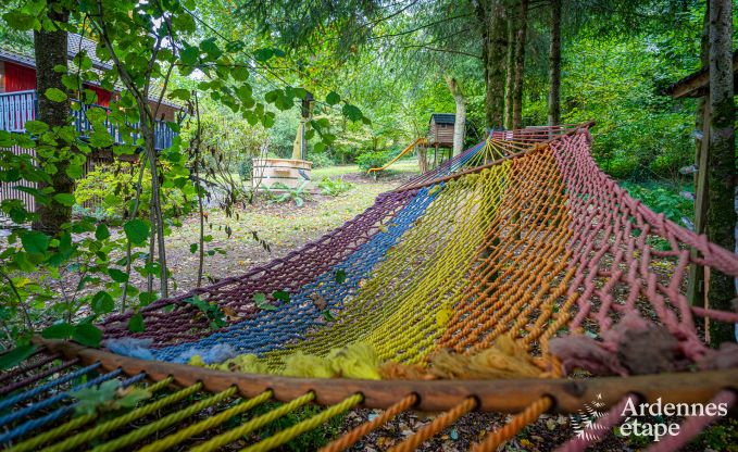 Chalet authentique pour 8 personnes  Bivre avec 4 chambres, poele  pellets, bain nordique, jardin priv et local  vlos