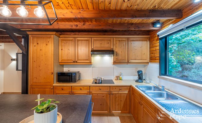 Chalet authentique pour 8 personnes  Bivre avec 4 chambres, poele  pellets, bain nordique, jardin priv et local  vlos