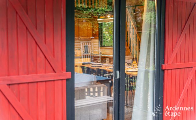 Chalet authentique pour 8 personnes  Bivre avec 4 chambres, poele  pellets, bain nordique, jardin priv et local  vlos