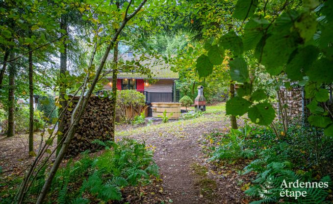 Chalet authentique pour 8 personnes  Bivre avec 4 chambres, poele  pellets, bain nordique, jardin priv et local  vlos