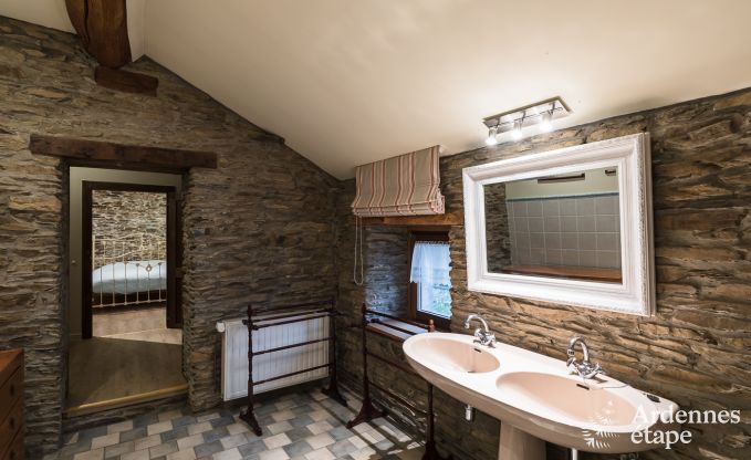 Maison de vacances � Bouillon pour 15 personnes en Ardenne