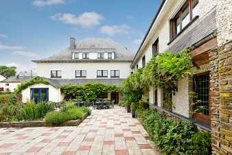 Maison de vacances  Bouillon pour 18 personnes en Ardenne