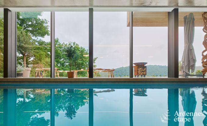 Villa de luxe pour 14 personnes  Poupehan avec 6 chambres et salles de bains, piscine intrieure et sauna