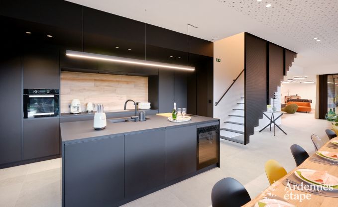 Villa de luxe pour 14 personnes  Poupehan avec 6 chambres et salles de bains, piscine intrieure et sauna