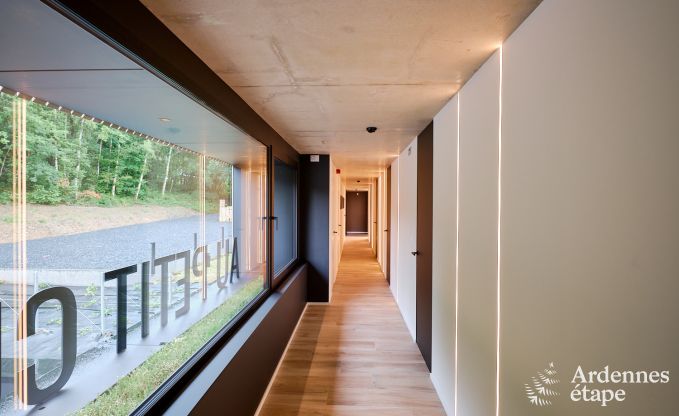 Villa de luxe pour 14 personnes  Poupehan avec 6 chambres et salles de bains, piscine intrieure et sauna