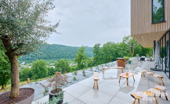 Villa de luxe pour 14 personnes  Poupehan avec 6 chambres et salles de bains, piscine intrieure et sauna