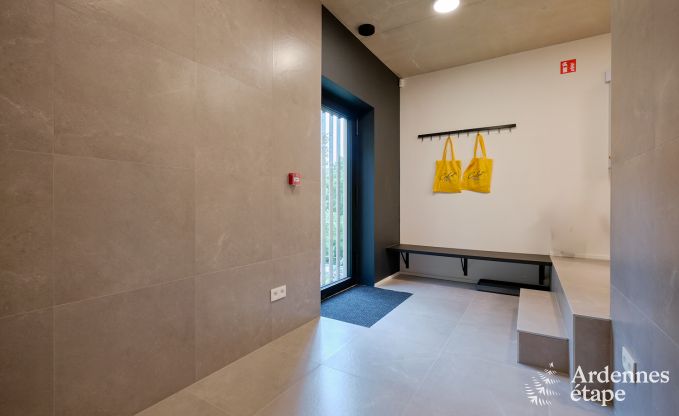 Villa de luxe pour 14 personnes  Poupehan avec 6 chambres et salles de bains, piscine intrieure et sauna