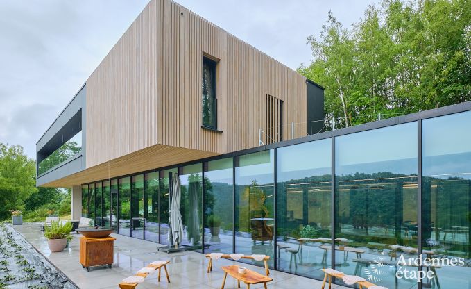 Villa de luxe pour 14 personnes  Poupehan avec 6 chambres et salles de bains, piscine intrieure et sauna