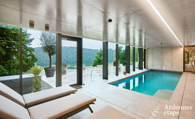 Villa de luxe pour 14 personnes  Poupehan avec 6 chambres et salles de bains, piscine intrieure et sauna