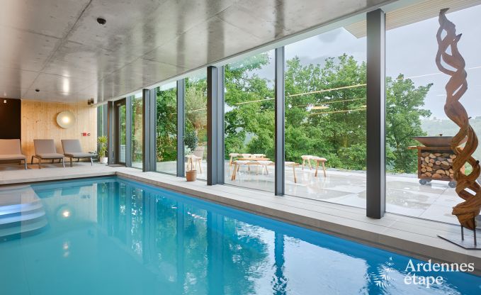 Villa de luxe pour 14 personnes  Poupehan avec 6 chambres et salles de bains, piscine intrieure et sauna