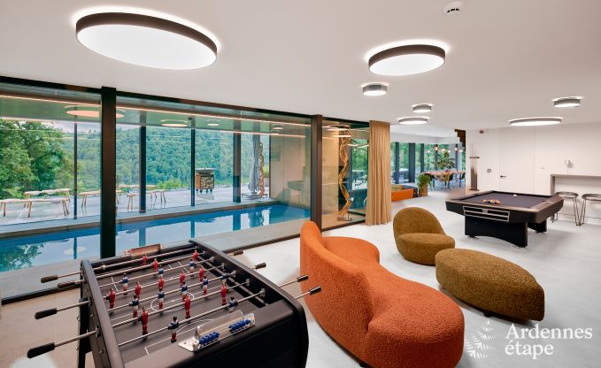 Villa de luxe pour 14 personnes  Poupehan avec 6 chambres et salles de bains, piscine intrieure et sauna